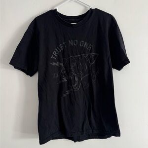 Men's Black Graphic Crewneck T-Shirt - 'Trust No One' Panther Design